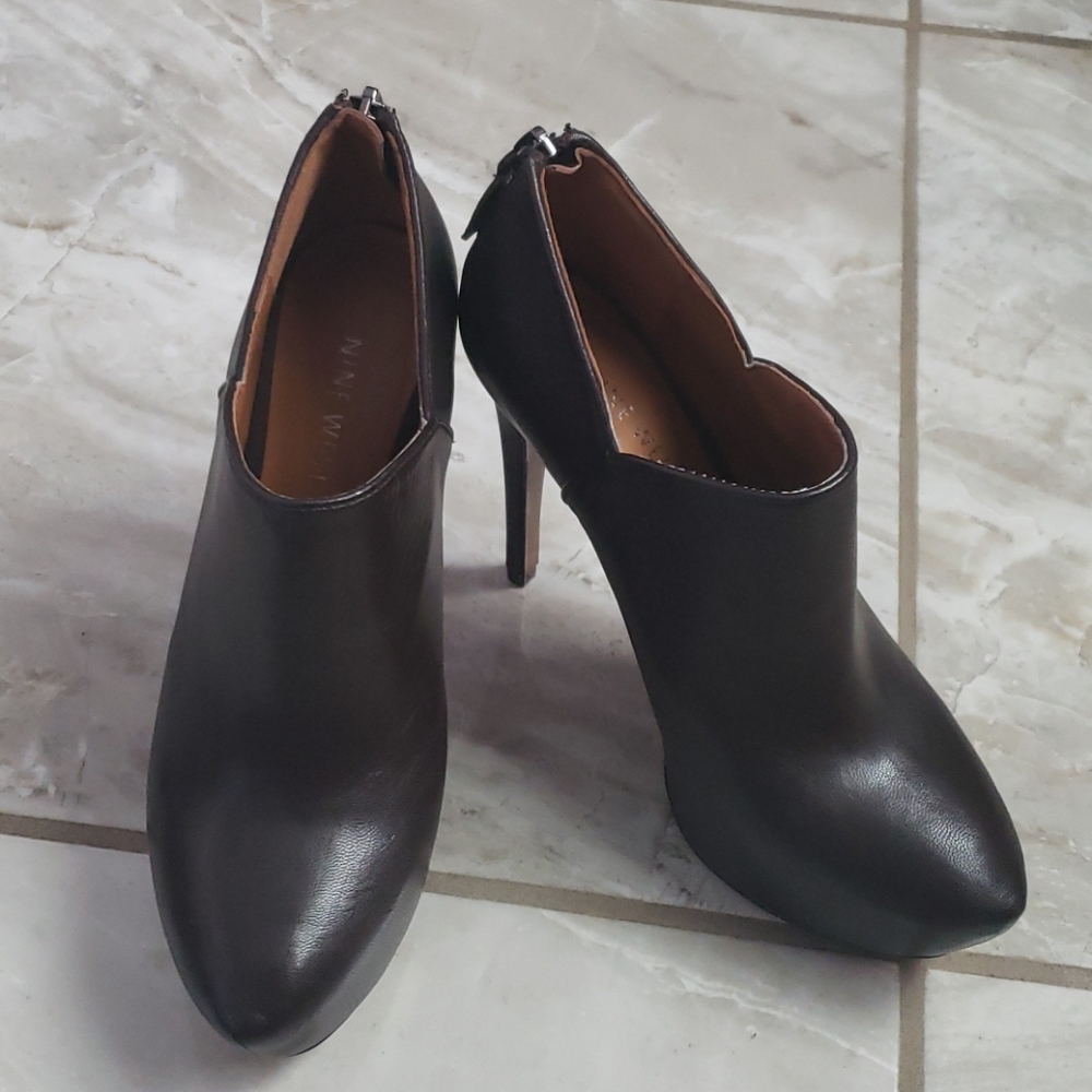 Nine West - Picture 2 of 7